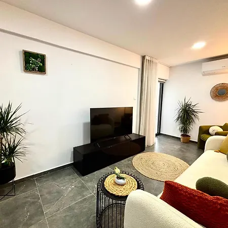In Port With Sea View - 2 Bedroom Апартаменты Пафос