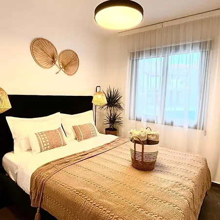 In Port With Sea View - 2 Bedroom Апартаменты