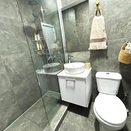 In Port With Sea View - 2 Bedroom شقة *