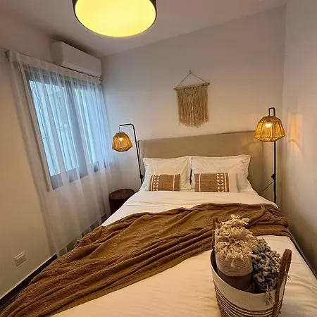In Port With Sea View - 2 Bedroom Апартаменты Пафос