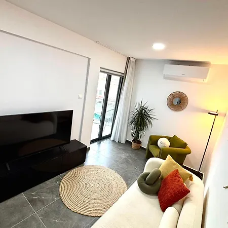 In Port With Sea View - 2 Bedroom *