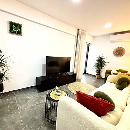Апартаменты In Port With Sea View - 2 Bedroom Пафос