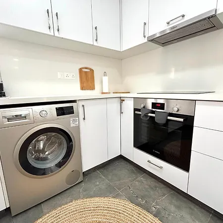In Port With Sea View - 2 Bedroom Пафос